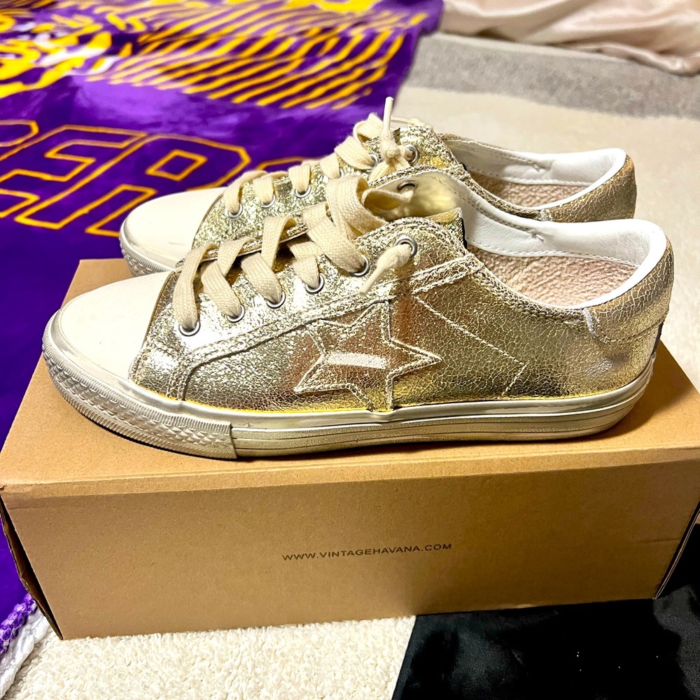 Vintage Havana gold sneakers. Worn once. EXCELLENT condition!